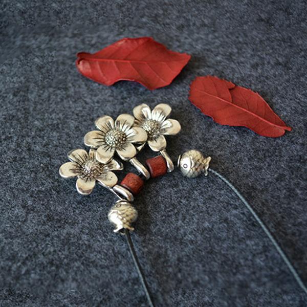 Vintage White Flower Necklace