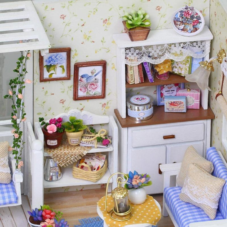 DIY Miniature Dollhouse